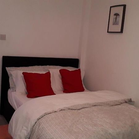 Cosy London Holiday Home Экстерьер фото