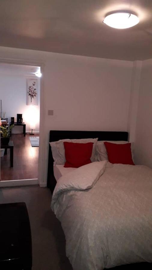 Cosy London Holiday Home Экстерьер фото