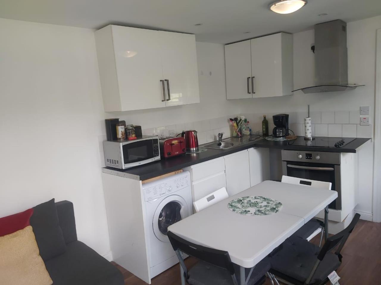 Cosy London Holiday Home Экстерьер фото